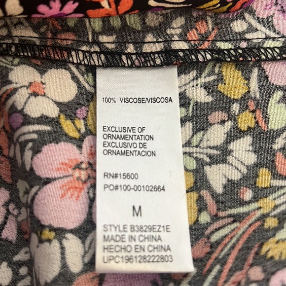 Democracy/ Wit & Wisdom Purple Floral Flutter short sleeve Top - Picture 11 of 12